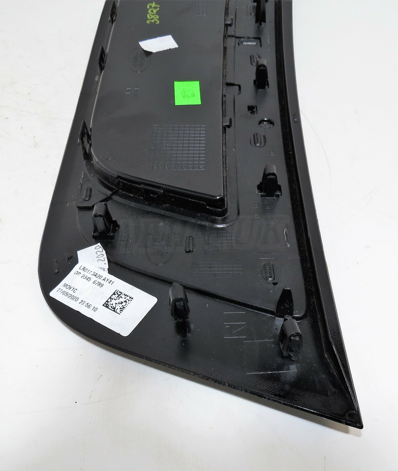 L8B2-280B10ED Land Rover Defender Right Hand Side Wing Fender Vent Narvik Black - Image 7