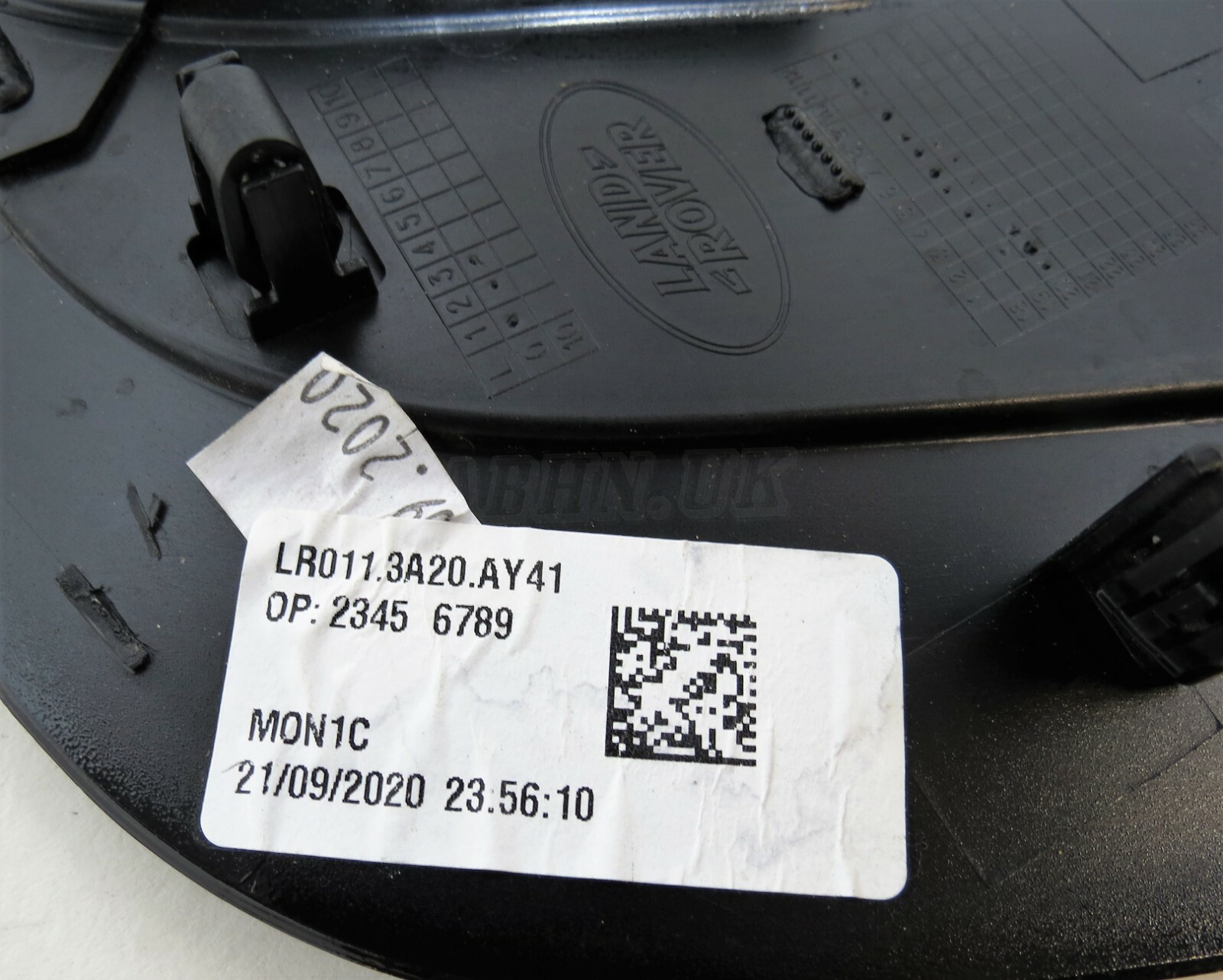 L8B2-280B10ED Land Rover Defender Right Hand Side Wing Fender Vent Narvik Black - Image 8