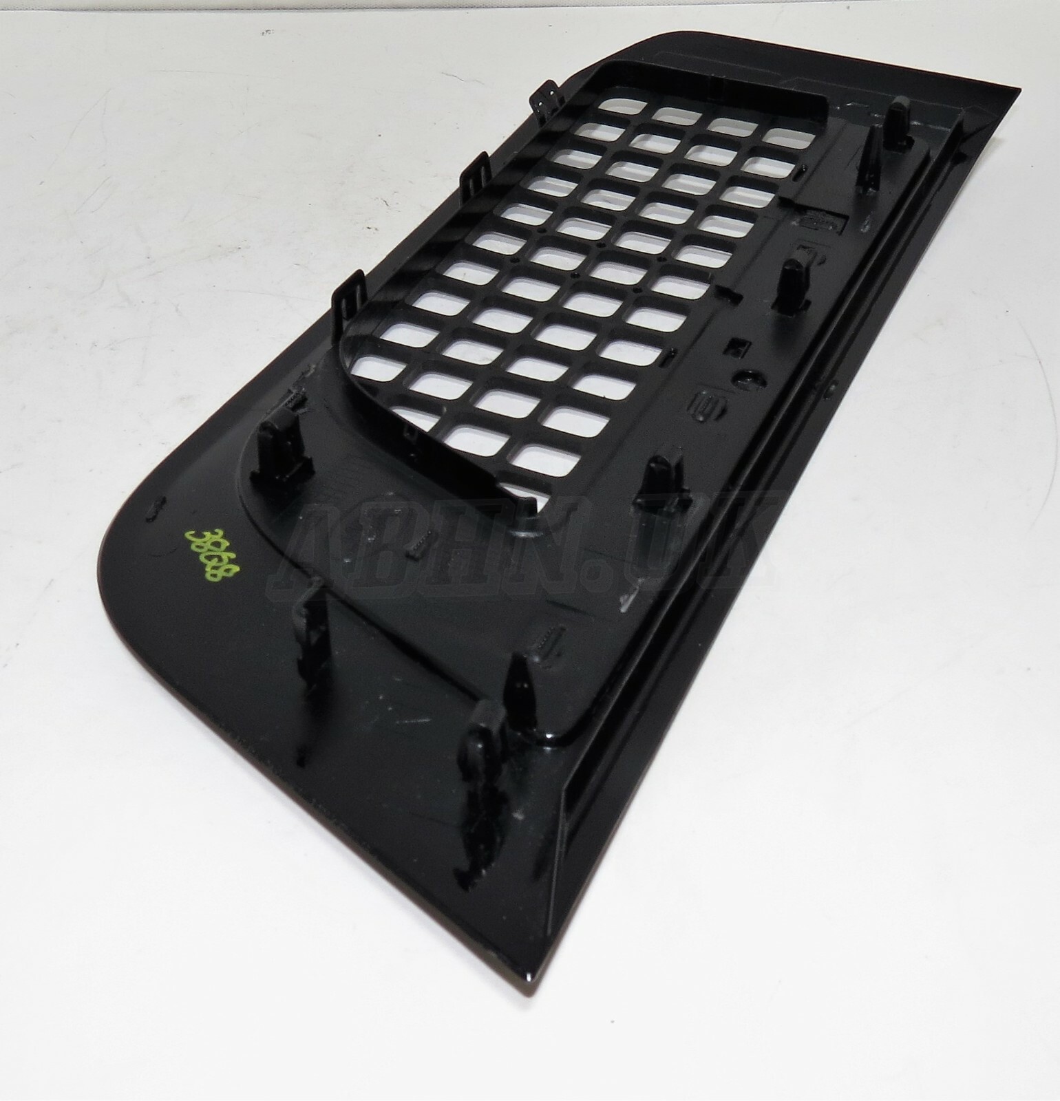 L8B2-280B10-EC Land Rover Defender Right Hand Side Wing Fender Vent Narvik Black - Image 3