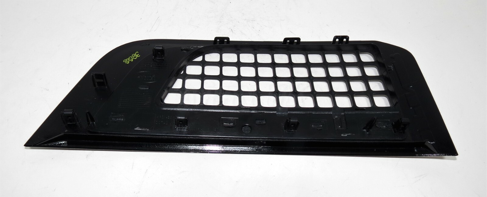 L8B2-280B10-EC Land Rover Defender Right Hand Side Wing Fender Vent Narvik Black - Image 5