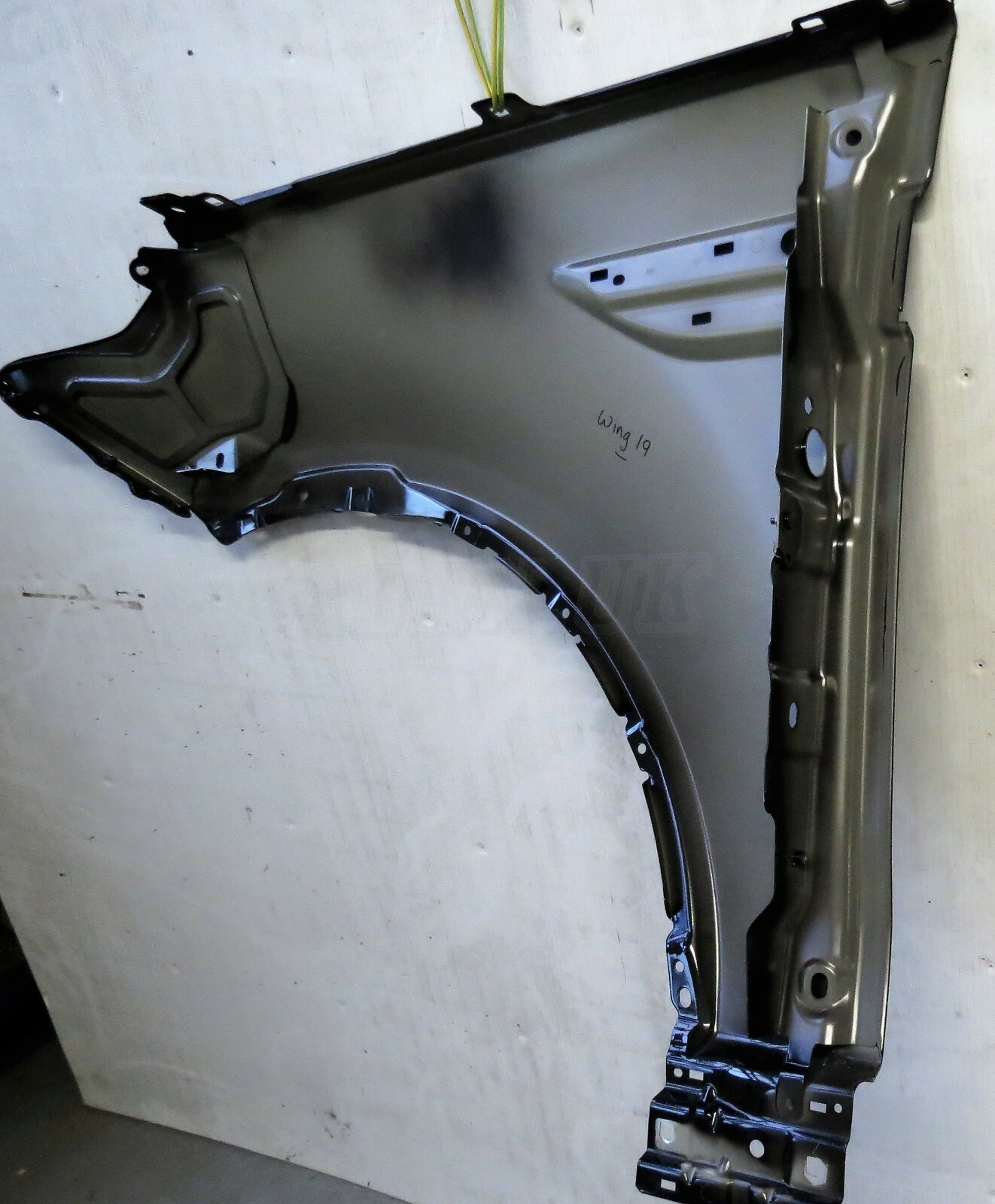 Discovery 5 L462 Genuine Right Hand Side Wing Panel Santorini Black HY3216015AE - Image 9