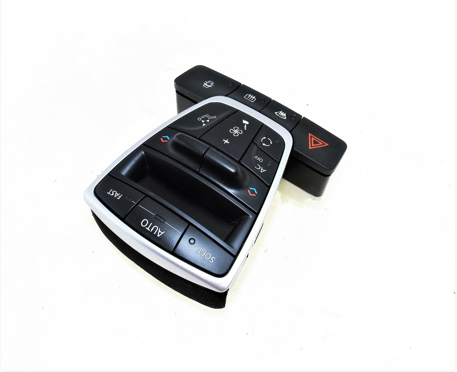 275100002R Renault Laguna MKIII (2007-2015) Genuine Interior A/C Heater Switch - Image 3