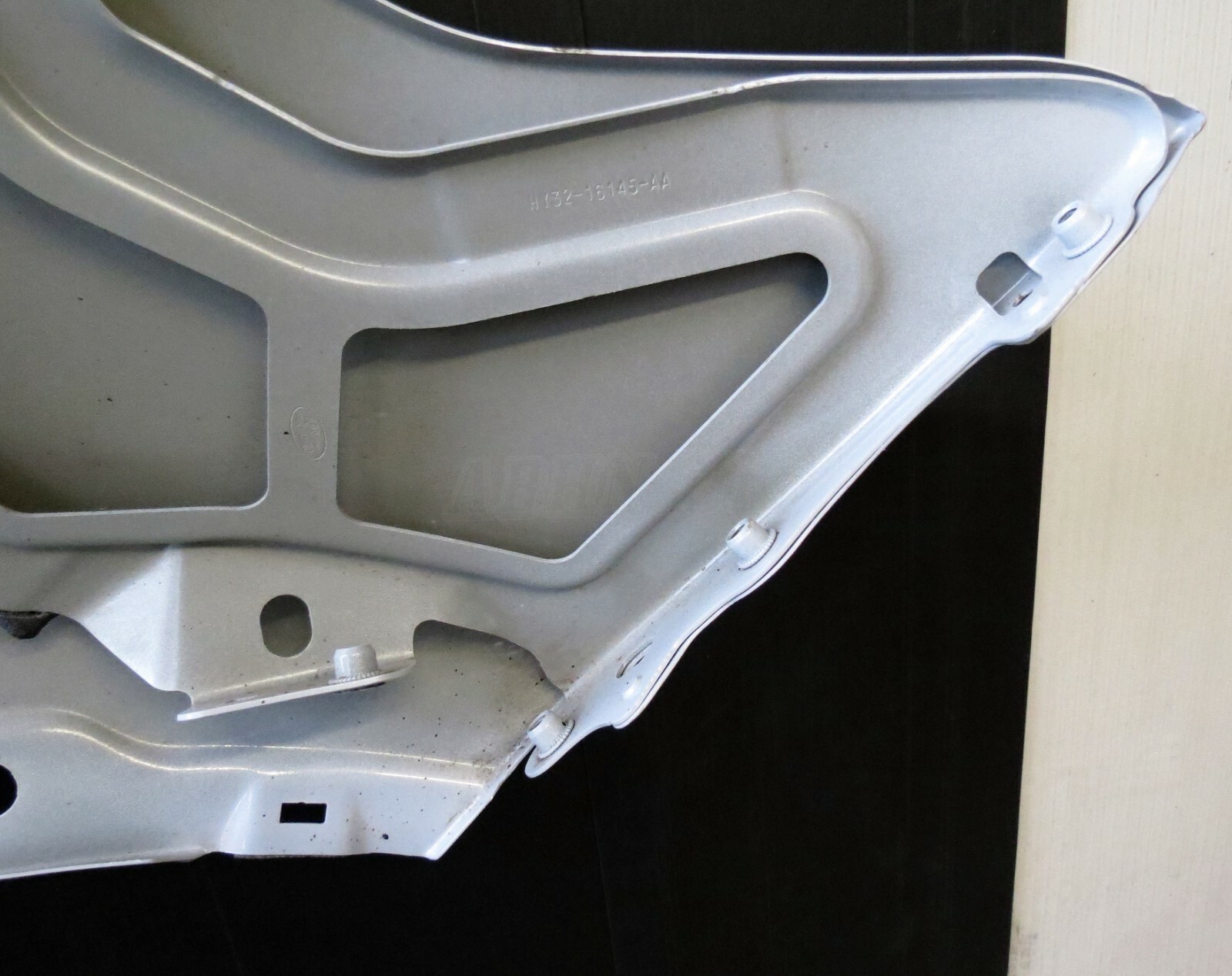 Discovery V/ 5 L462 Genuine Left Hand Side Wing Bare in Panel Yulong White NAK - Image 9