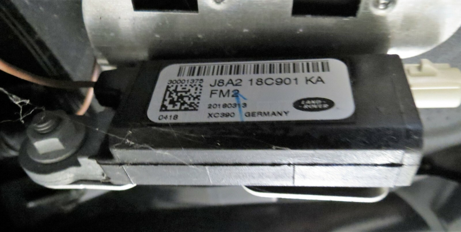 Land Rover Range Rover Velar L560 Genuine Rear Tailgate Spoiler Fuji White - Image 7