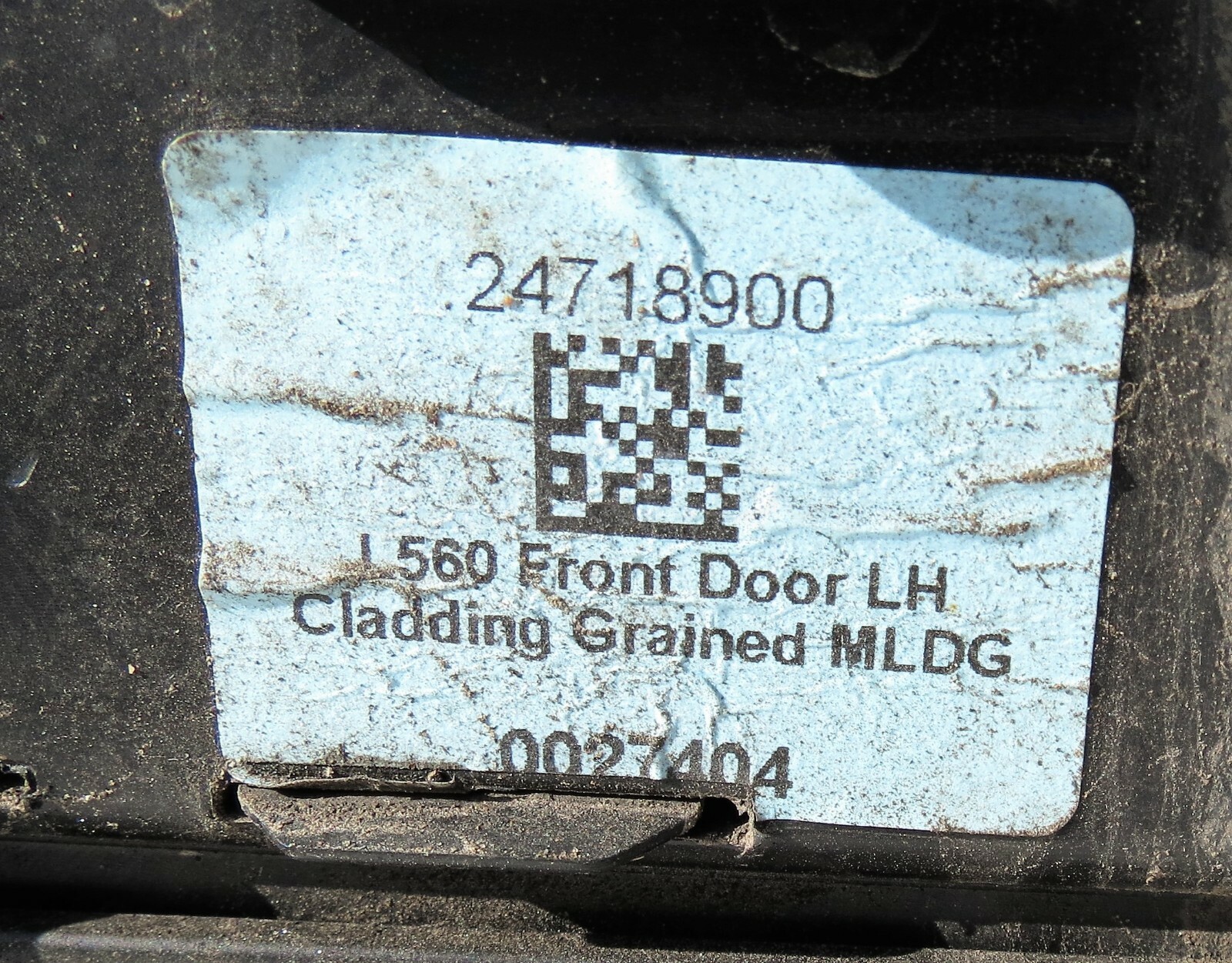 Range Rover Velar Front Left Side Door Cladding Grained Lower Mould Trim Grained - Image 6