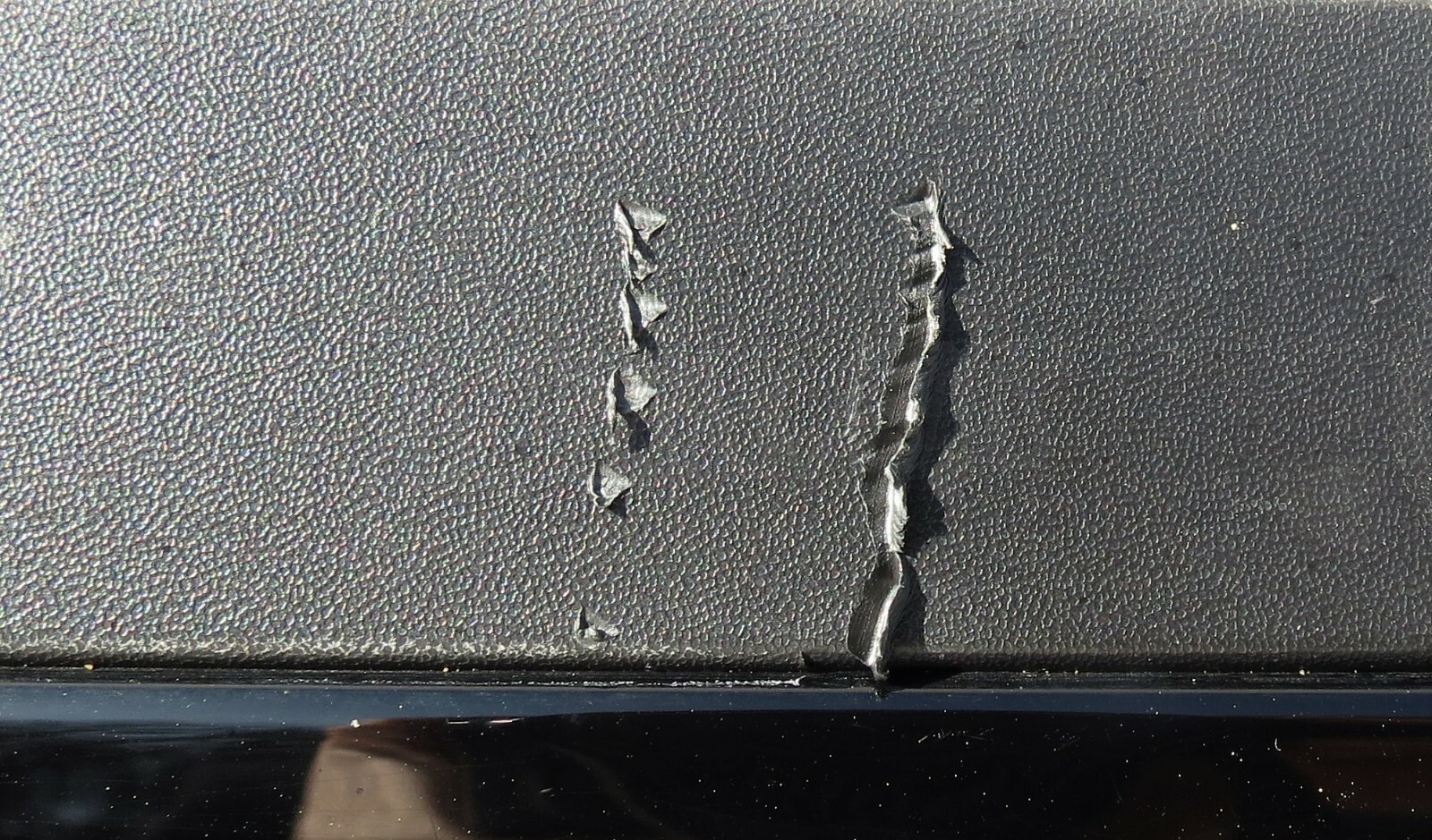 Range Rover Velar Front Left Side Door Cladding Lower Mould Trim Grained Plastic - Image 4