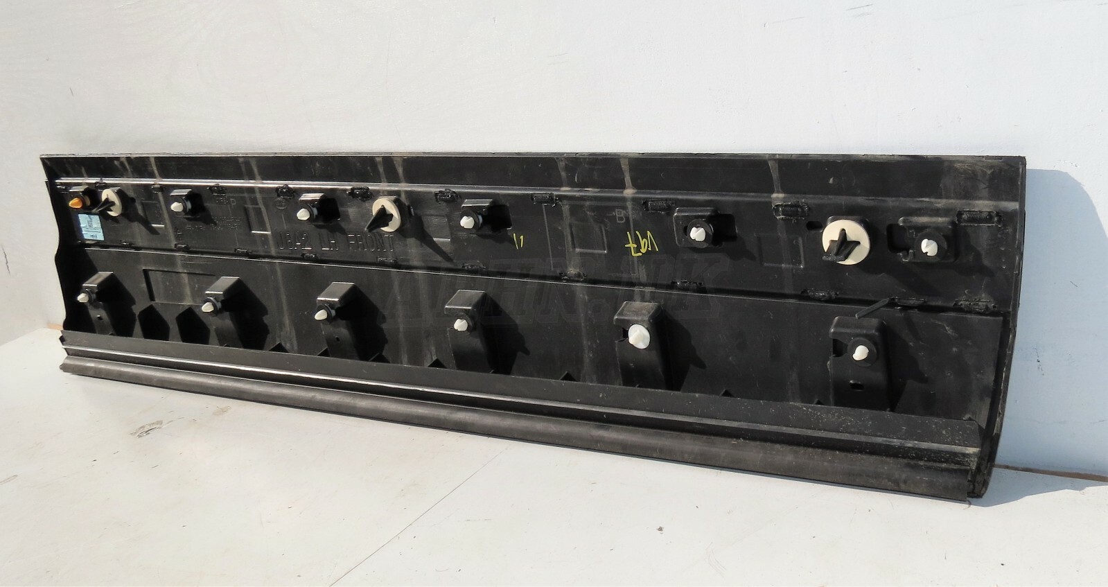 Range Rover Velar Front Left Side Door Cladding Lower Mould Trim Grained Plastic - Image 8