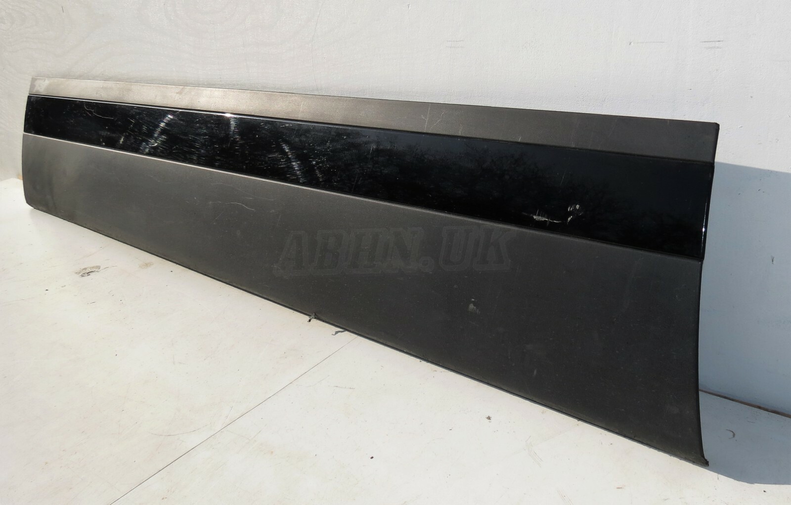 Range Rover Velar Front Left Side Door Cladding Lower Mould Trim Plastic Grained - Image 3