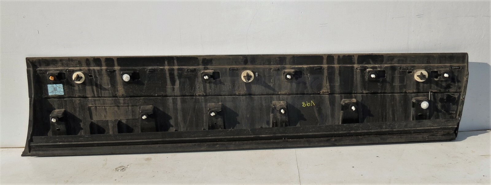 Range Rover Velar Front Left Side Door Cladding Lower Mould Trim Plastic Grained - Image 5