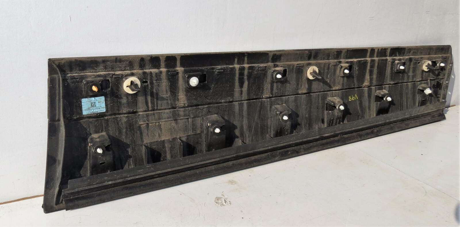 Range Rover Velar Front Left Side Door Cladding Lower Mould Trim Plastic Grained - Image 7