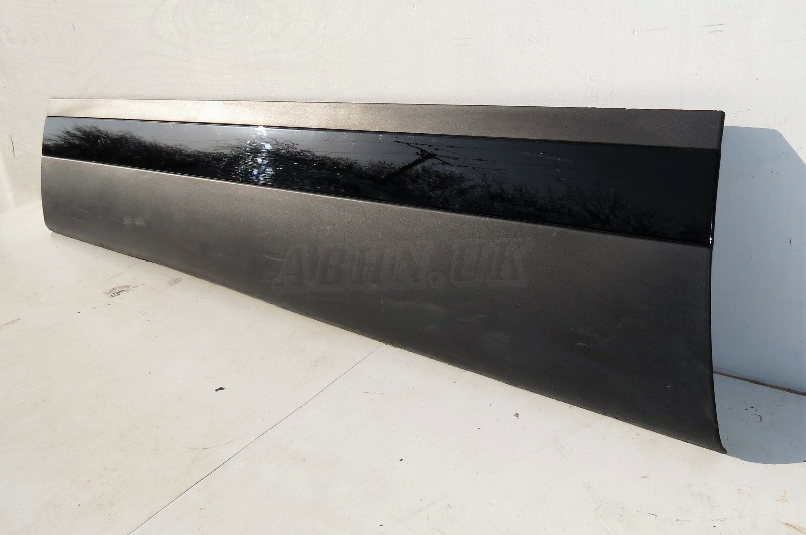 Range Rover Velar Front Left Side Door Cladding Lower Mould Trim Grained / Black - Image 3