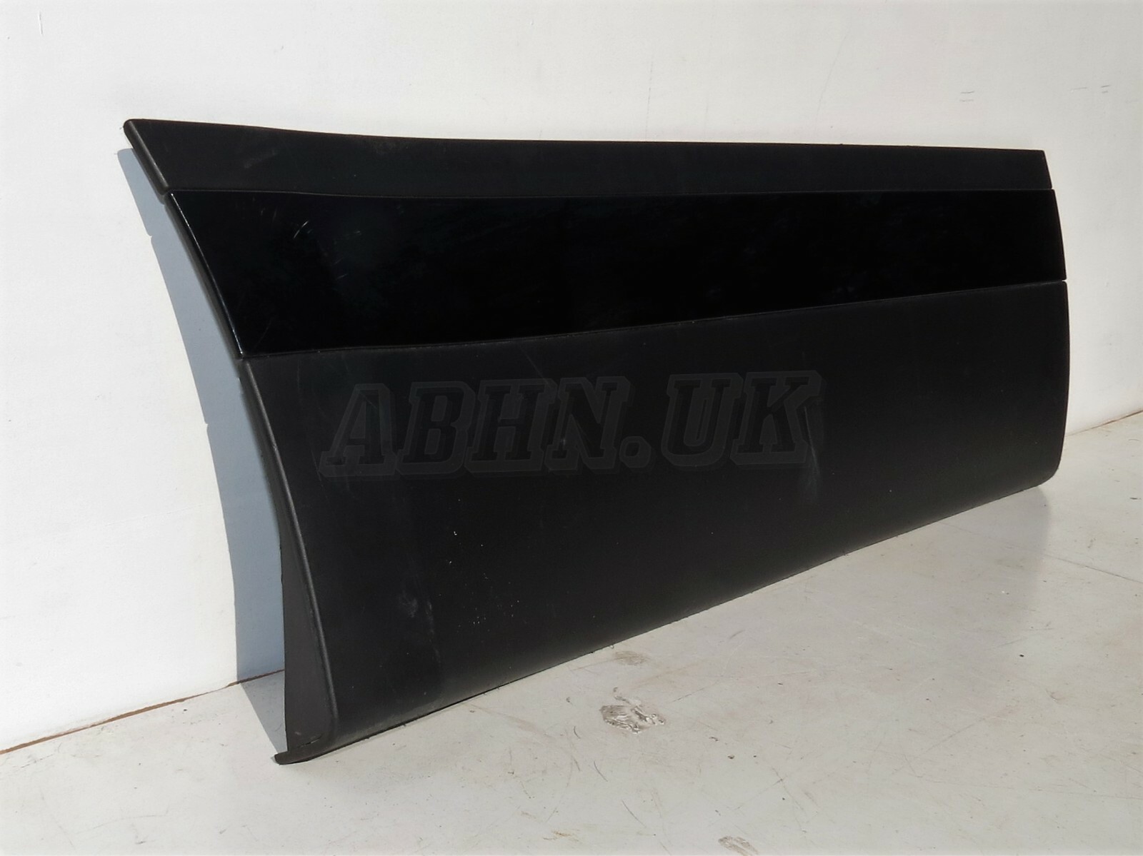 Range Rover Velar Rear Right Side Door Clad Lower Moulding Trim Grain Glos Black - Image 2