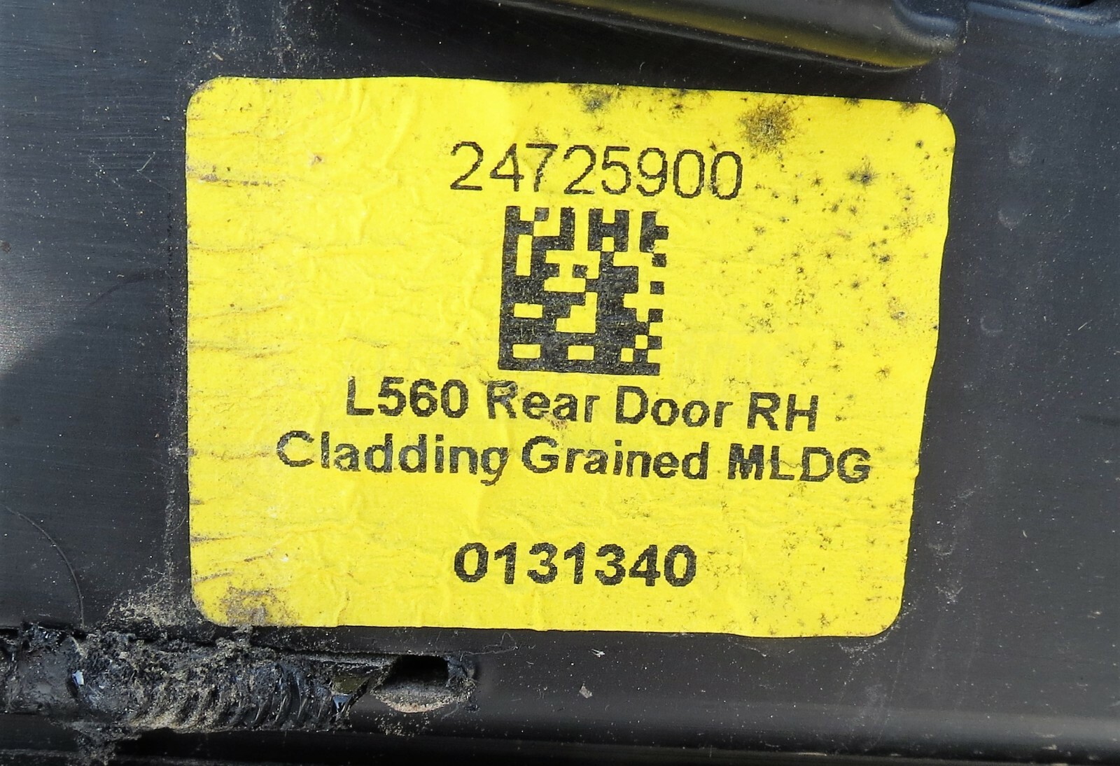 Range Rover Velar Rear Right Side Door Clad Lower Moulding Trim Grain Glos Black - Image 9