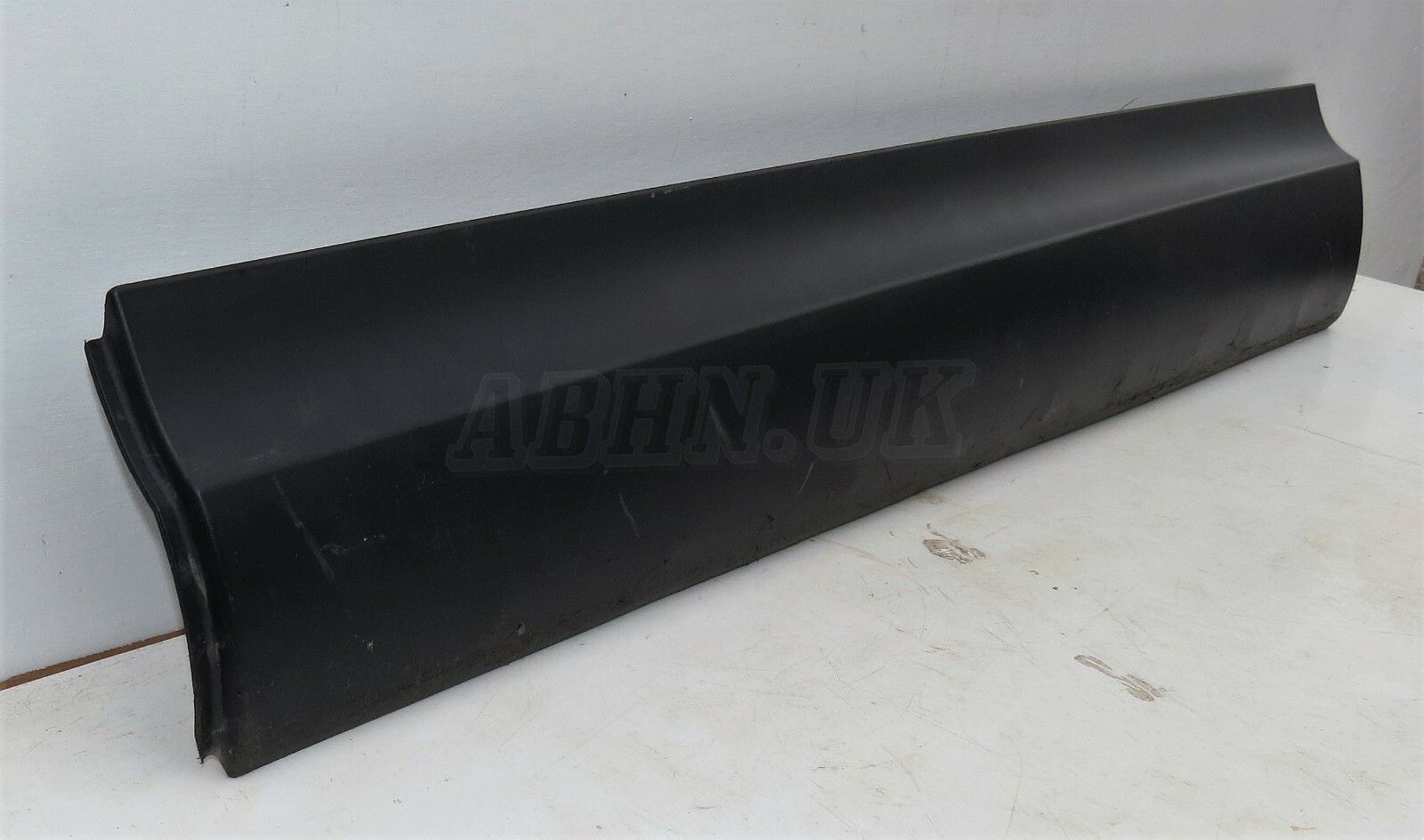 V123 Land Rover Discovery 5 Left Side Exterior Door Cladding Moulding Trim Grain - Image 2