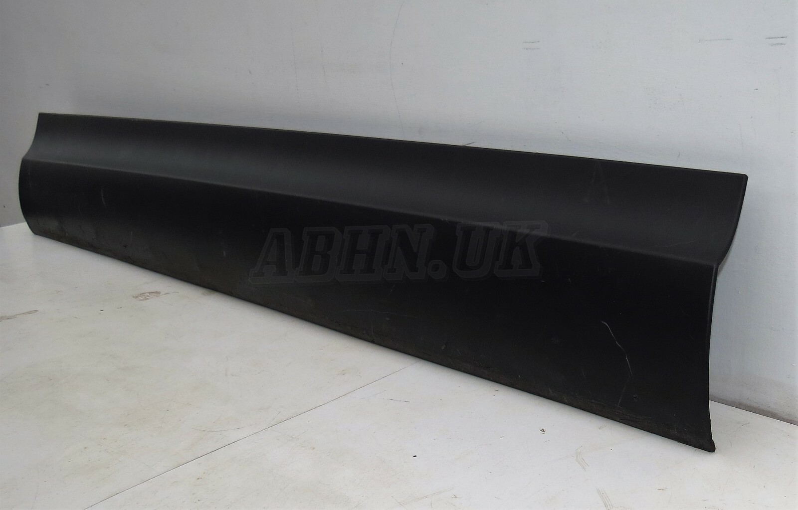 V123 Land Rover Discovery 5 Left Side Exterior Door Cladding Moulding Trim Grain - Image 3