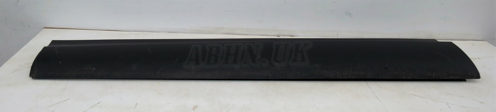 V123 Land Rover Discovery 5 Left Side Exterior Door Cladding Moulding Trim Grain - Image 4