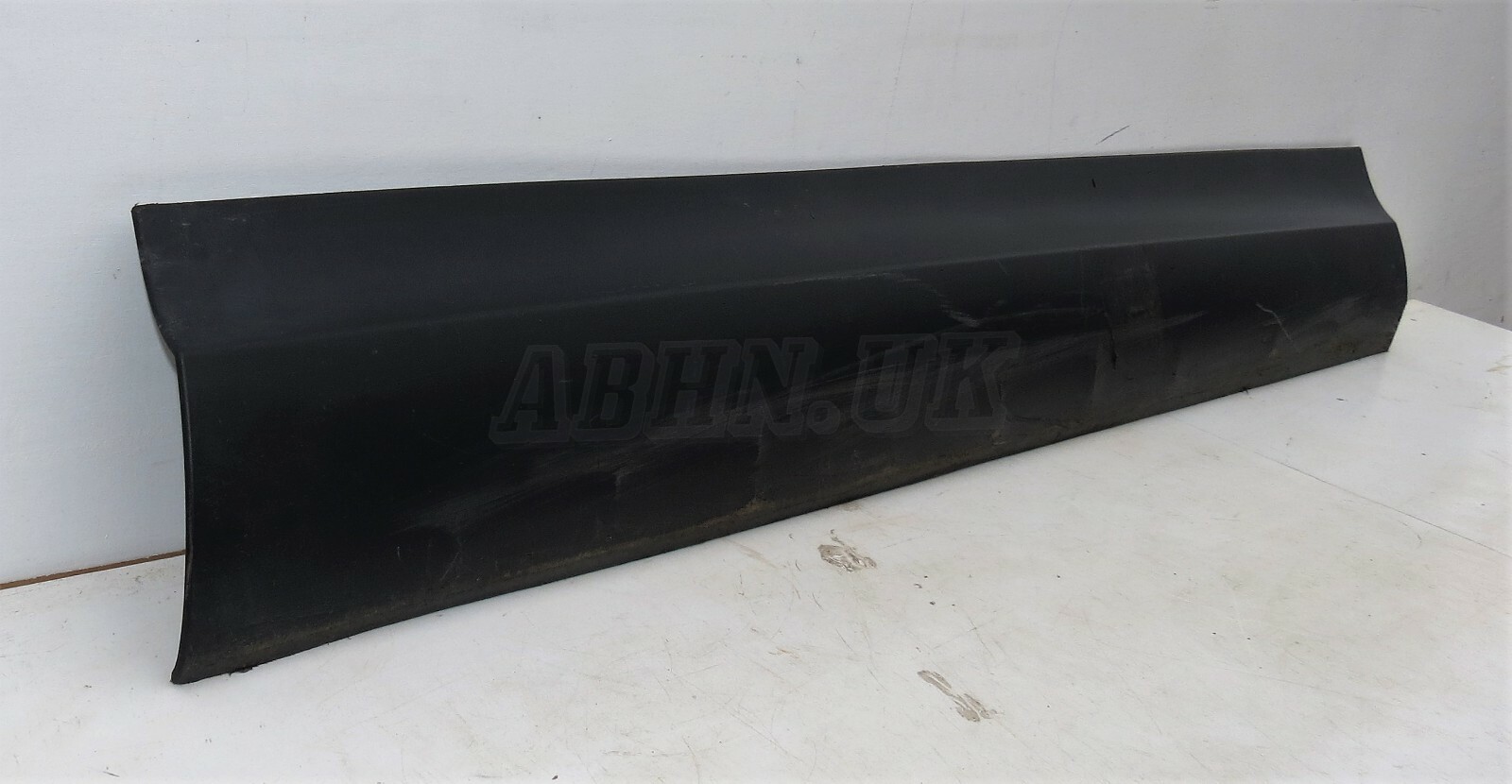 127 Land Rover Discovery 5 Right Side Exterior Door Cladding Moulding Trim Grain - Image 2