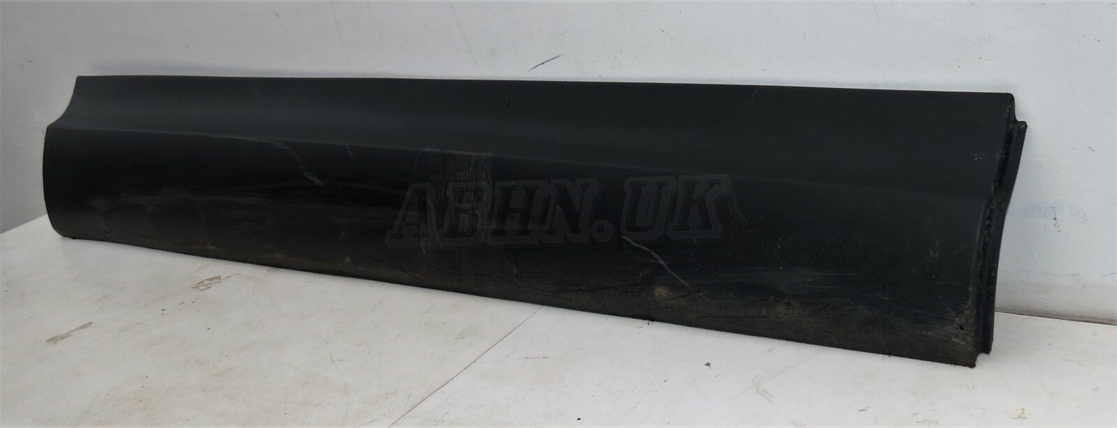 127 Land Rover Discovery 5 Right Side Exterior Door Cladding Moulding Trim Grain - Image 3