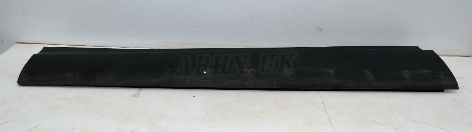 130 Land Rover Discovery 5 Right Side Exterior Door Cladding Moulding Trim Grain - Image 4