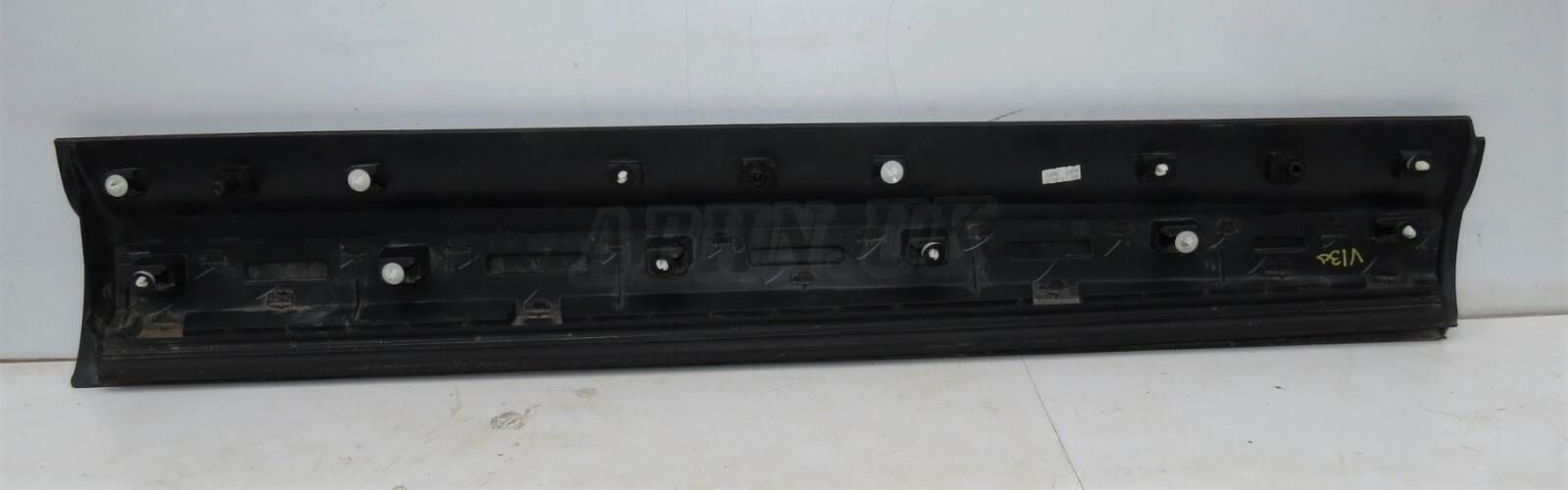 130 Land Rover Discovery 5 Right Side Exterior Door Cladding Moulding Trim Grain - Image 5