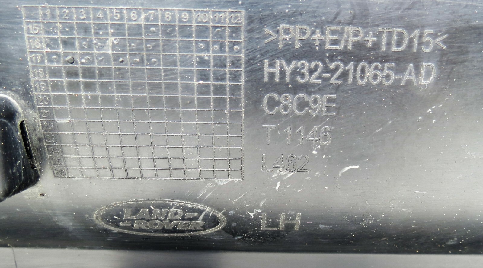 130 Land Rover Discovery 5 Right Side Exterior Door Cladding Moulding Trim Grain - Image 8