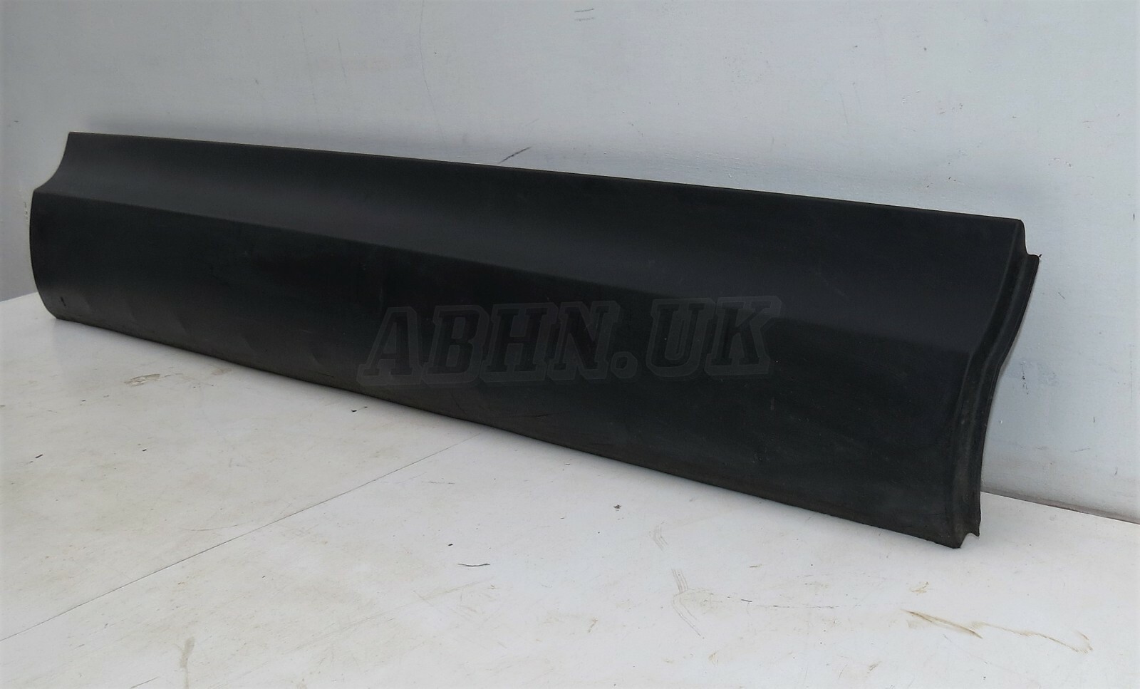 133 Land Rover Discovery 5 Right Side Exterior Door Cladding Moulding Trim Grain - Image 3
