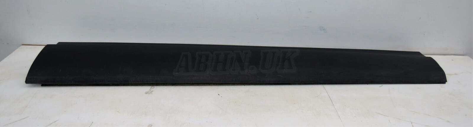 133 Land Rover Discovery 5 Right Side Exterior Door Cladding Moulding Trim Grain - Image 4