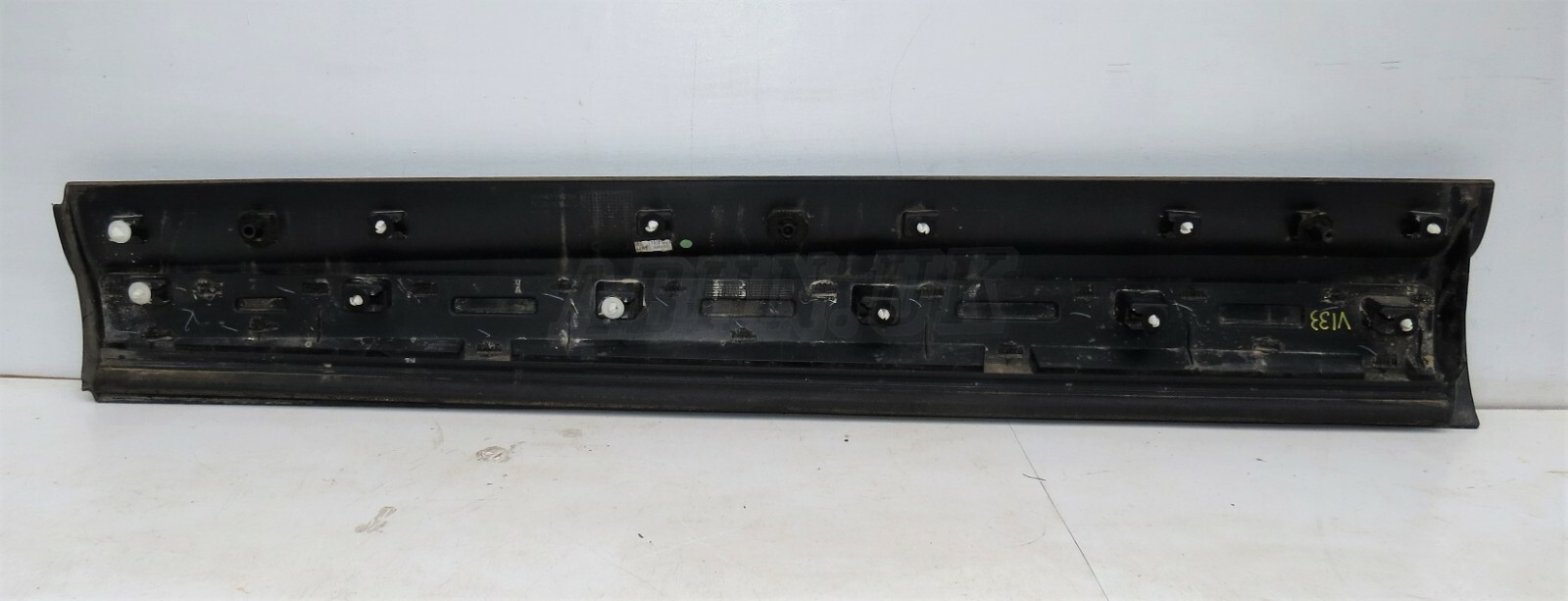 133 Land Rover Discovery 5 Right Side Exterior Door Cladding Moulding Trim Grain - Image 5