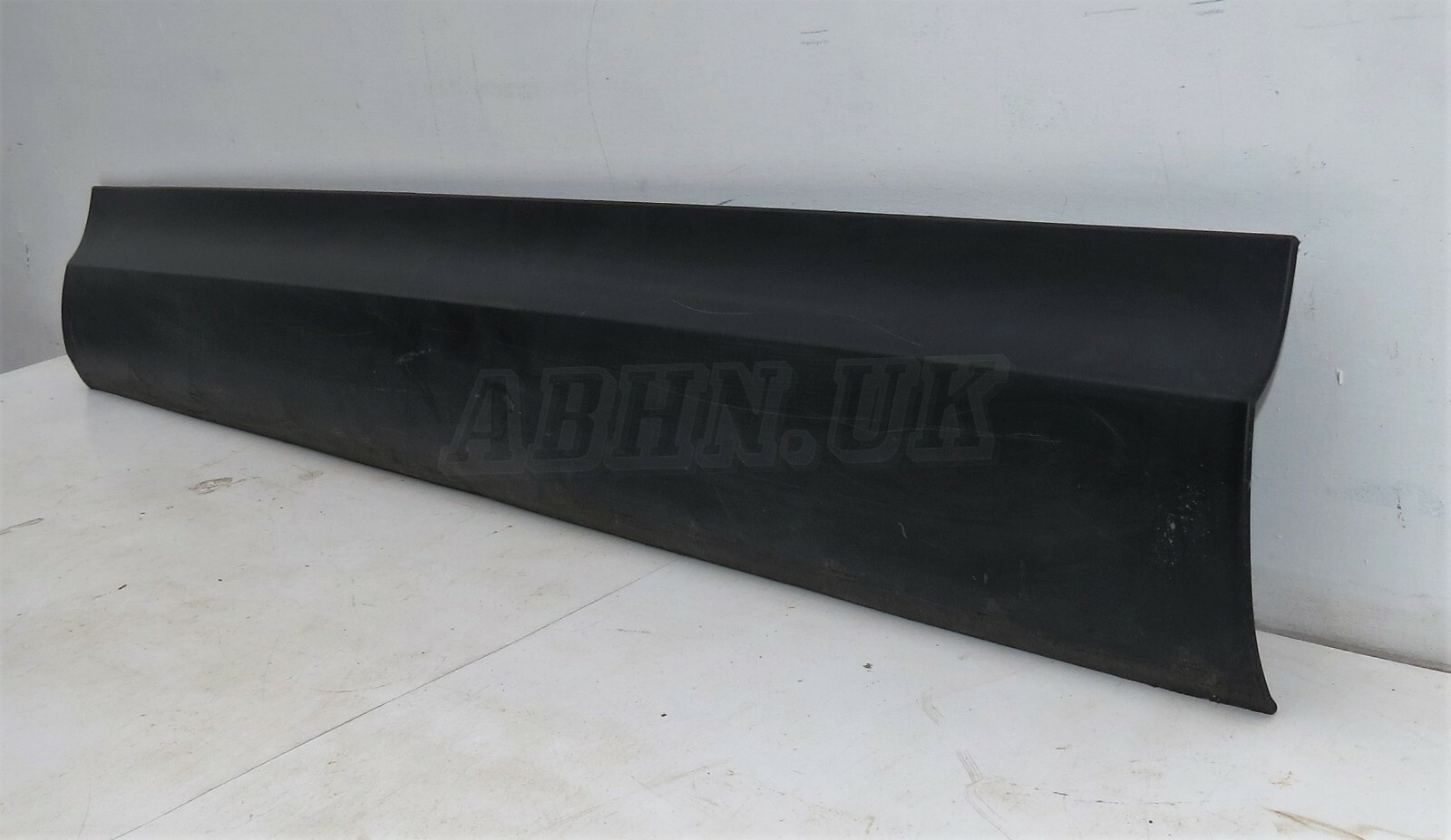 V139 Land Rover Discovery 5 Left Side Exterior Door Cladding Moulding Trim Grain - Image 3