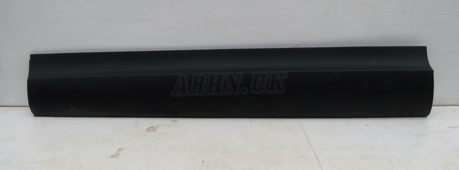 V140 Land Rover Discovery 5 Left Side Exterior Door Cladding Moulding Trim Grain - Image 4