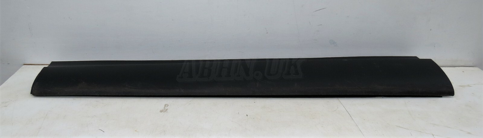V140 Land Rover Discovery 5 Left Side Exterior Door Cladding Moulding Trim Grain - Image 5