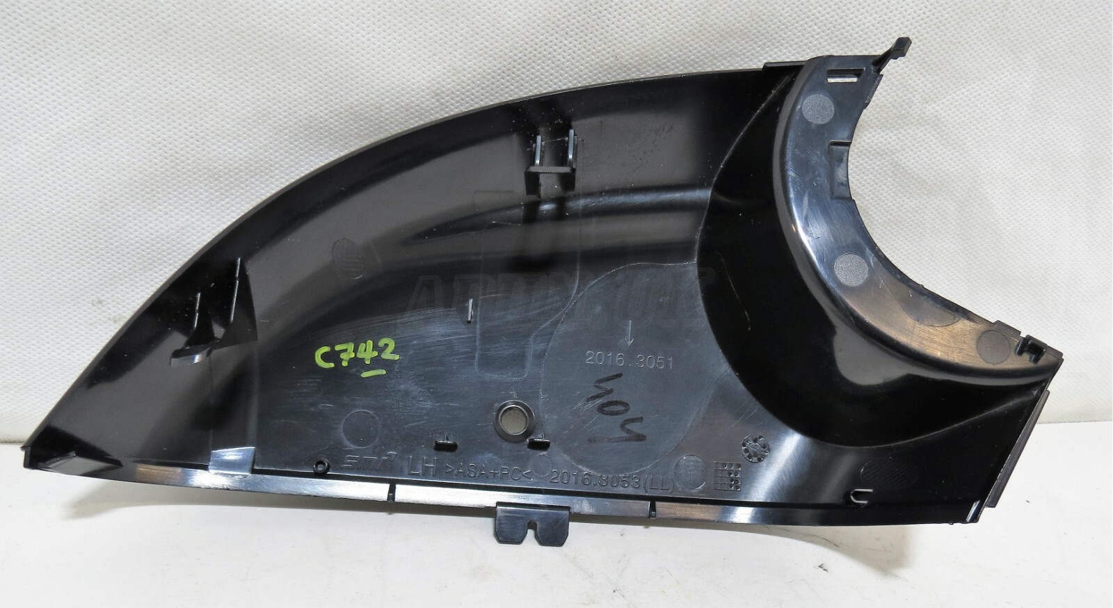 Land Rover Discovery V 5 L462 Left Side Mirror Trim Cover (1 Hole) 2016.3053 LL - Image 4