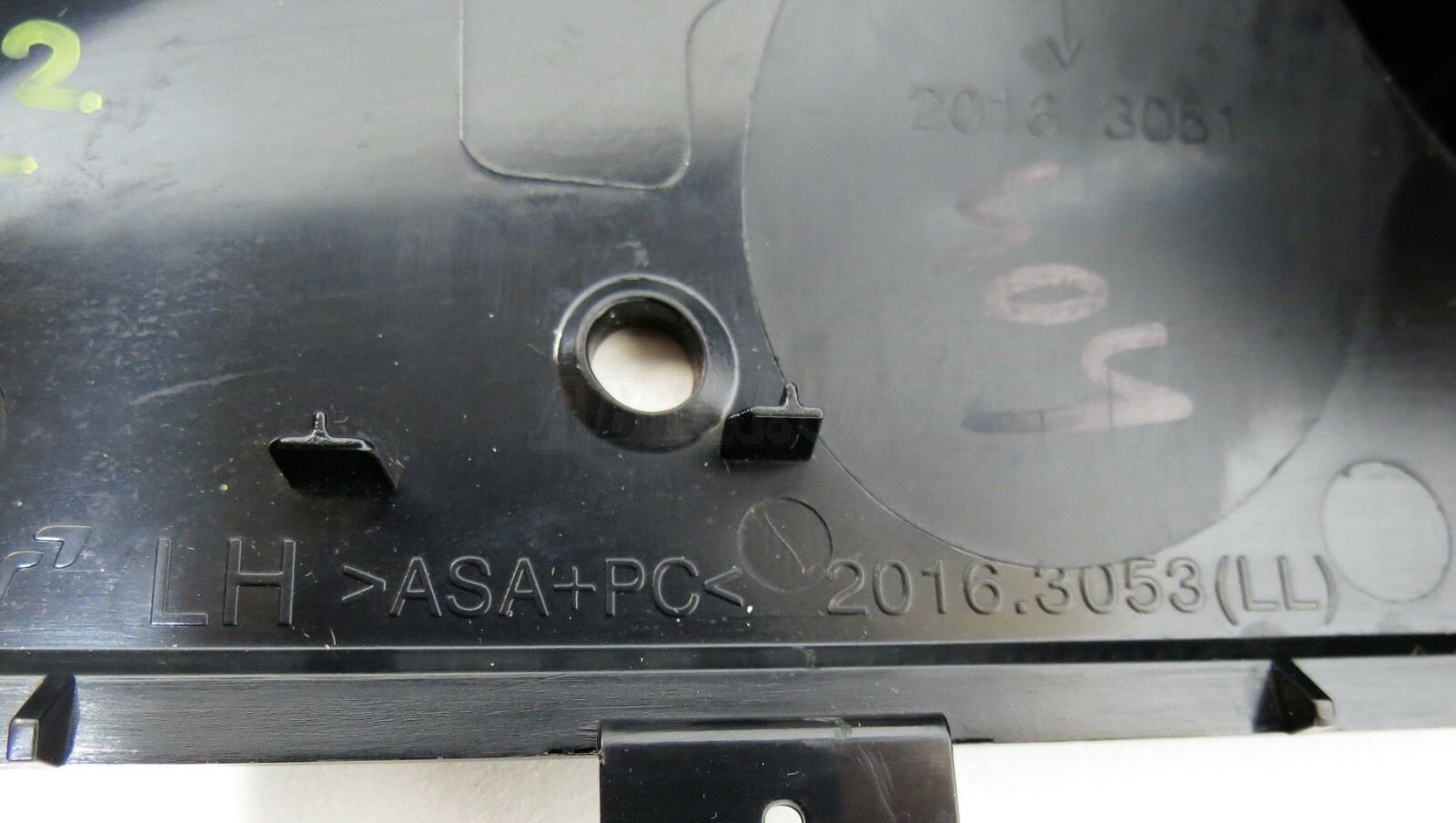 Land Rover Discovery V 5 L462 Left Side Mirror Trim Cover (1 Hole) 2016.3053 LL - Image 5