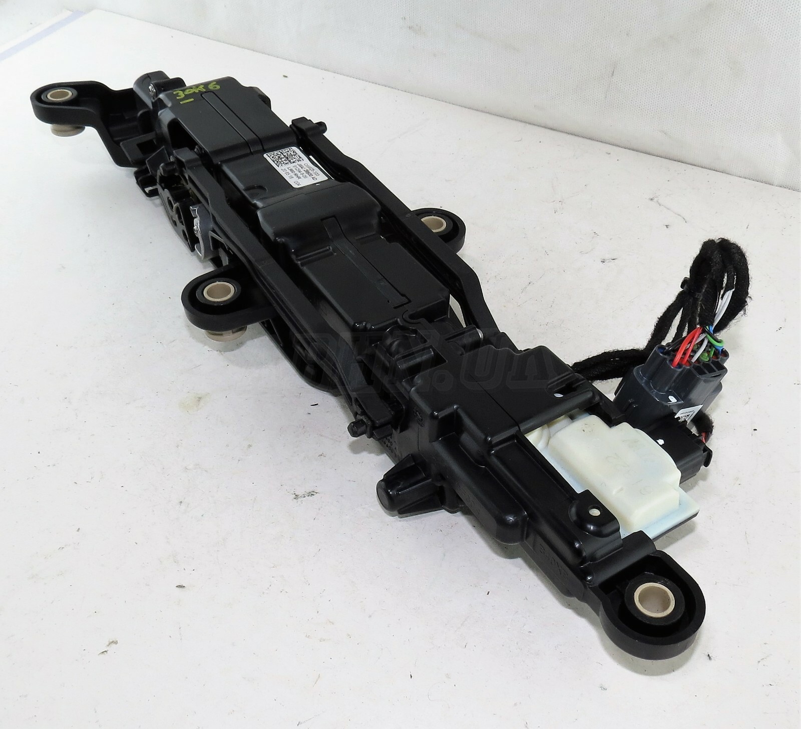 Range Rover Velar L560 Rear Right Side Door Handle J8A2-26600-AD Kaikoura Stone - Image 6