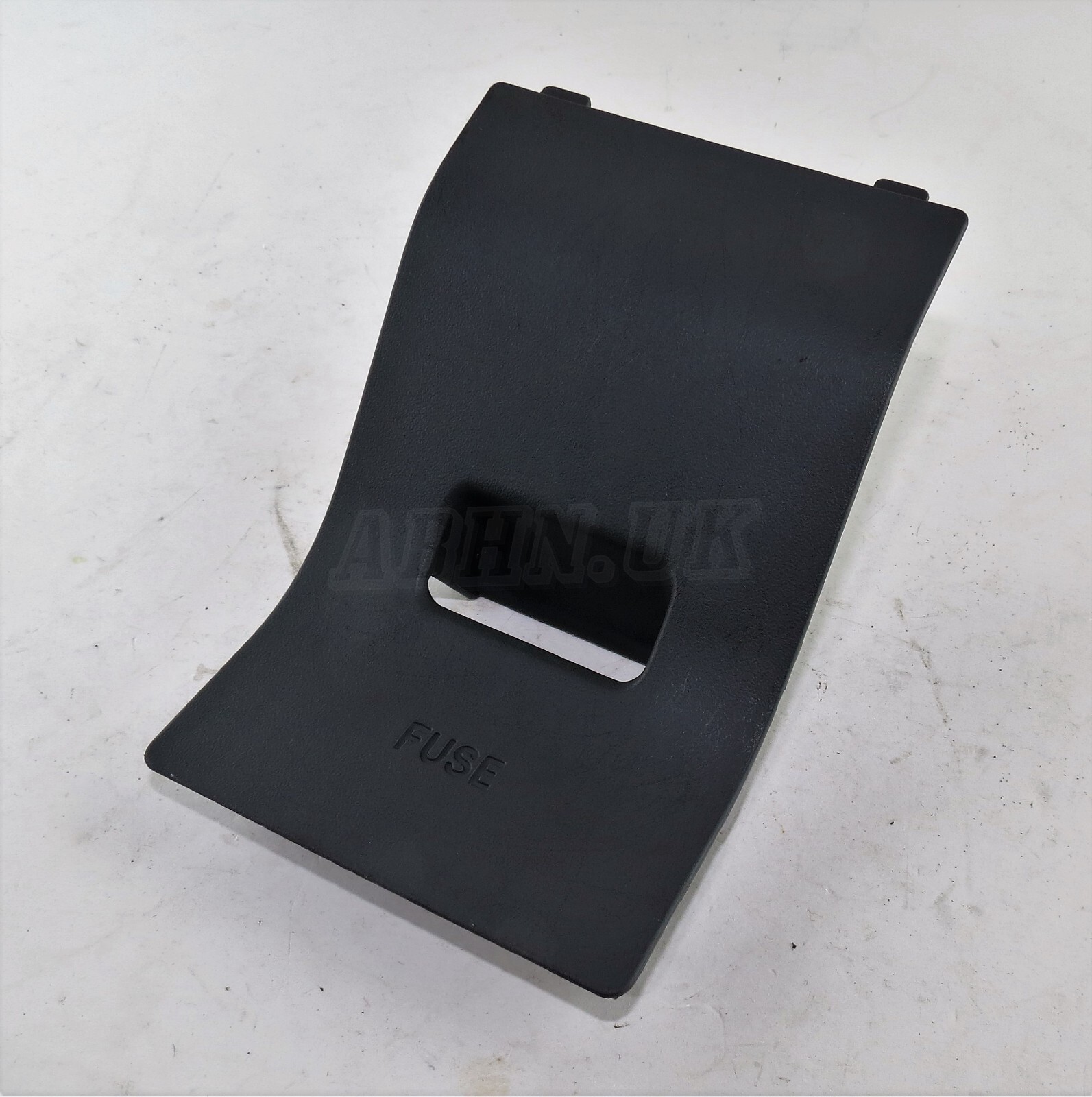 Toyota Yaris Vitz MK1 99-05 Interior Relay Fuse Box Cover 55545-0D010 Light Grey - Image 2