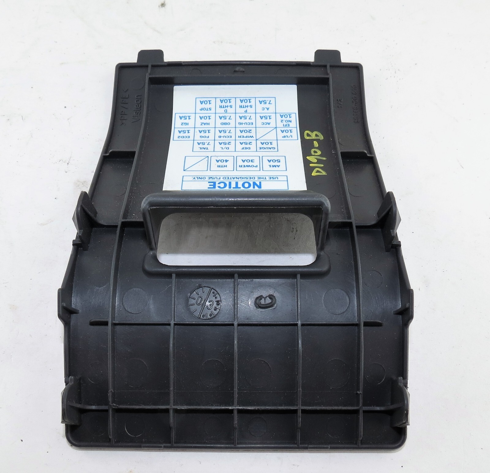 Toyota Yaris Vitz MK1 99-05 Interior Relay Fuse Box Cover 55545-0D010 Light Grey - Image 3