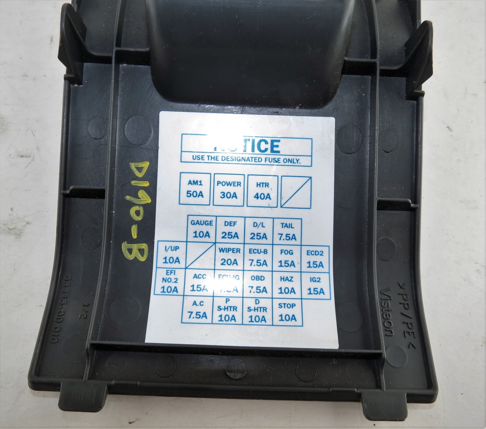 Toyota Yaris Vitz MK1 99-05 Interior Relay Fuse Box Cover 55545-0D010 Light Grey - Image 4