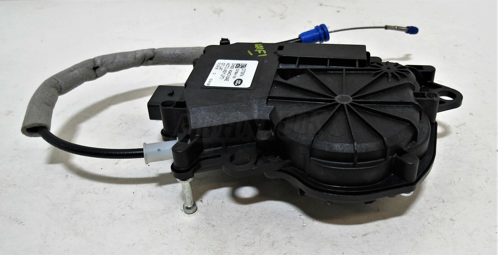 Discovery 5 MK5 L462 Tailgate Actuator Auto Pull/ Double Lock DK62-404C10-AE - Image 2