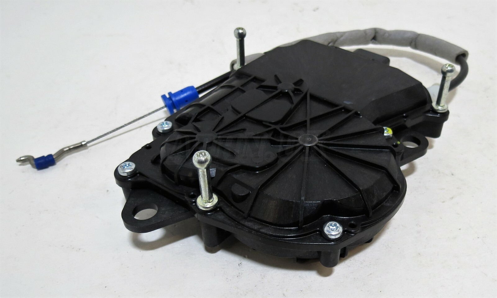 Discovery 5 MK5 L462 Tailgate Actuator Auto Pull/ Double Lock DK62-404C10-AE - Image 4