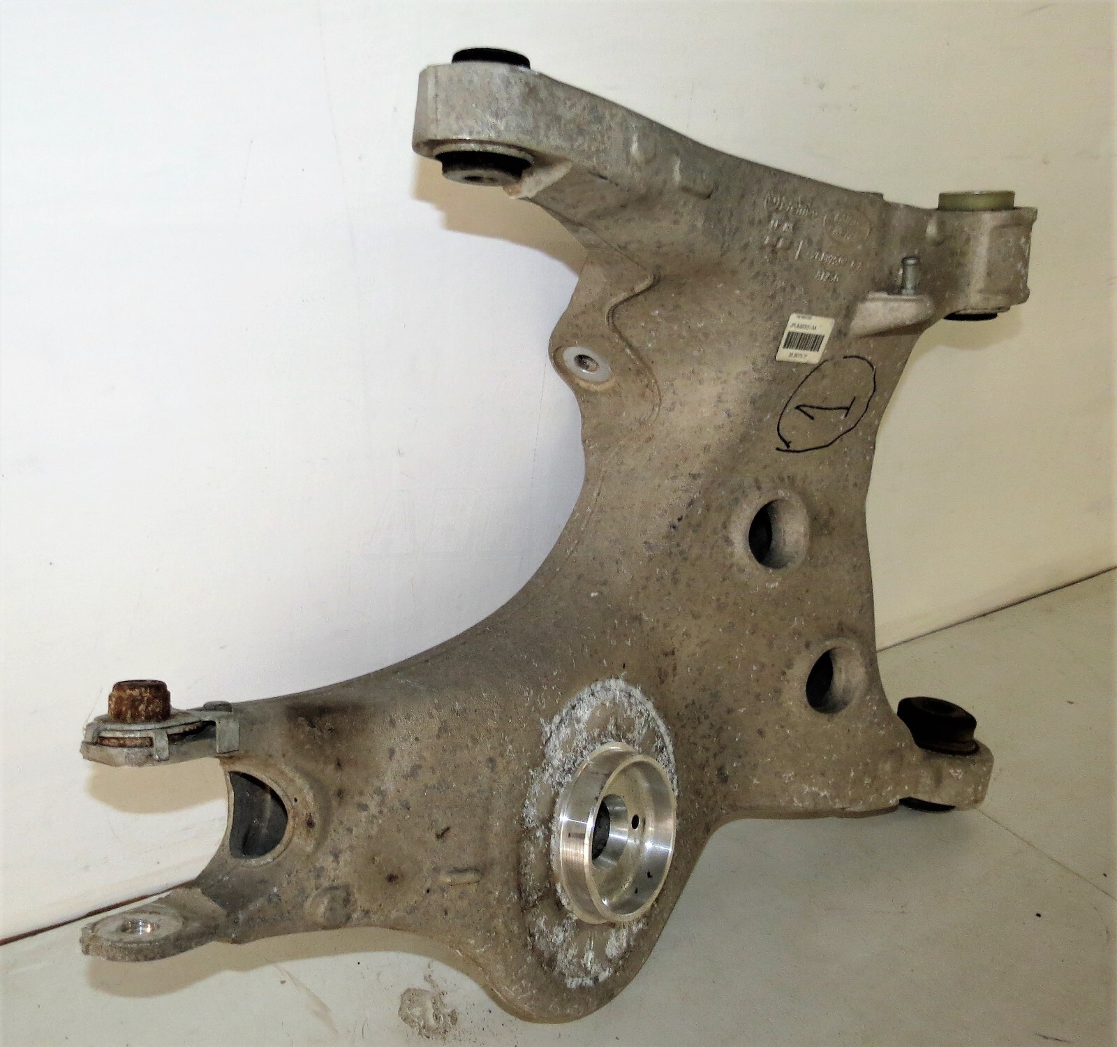 Land Rover Discovery 5 L462 Rear Left Air Suspension Carrier Arm JPLA-5B531-AA - Image 5