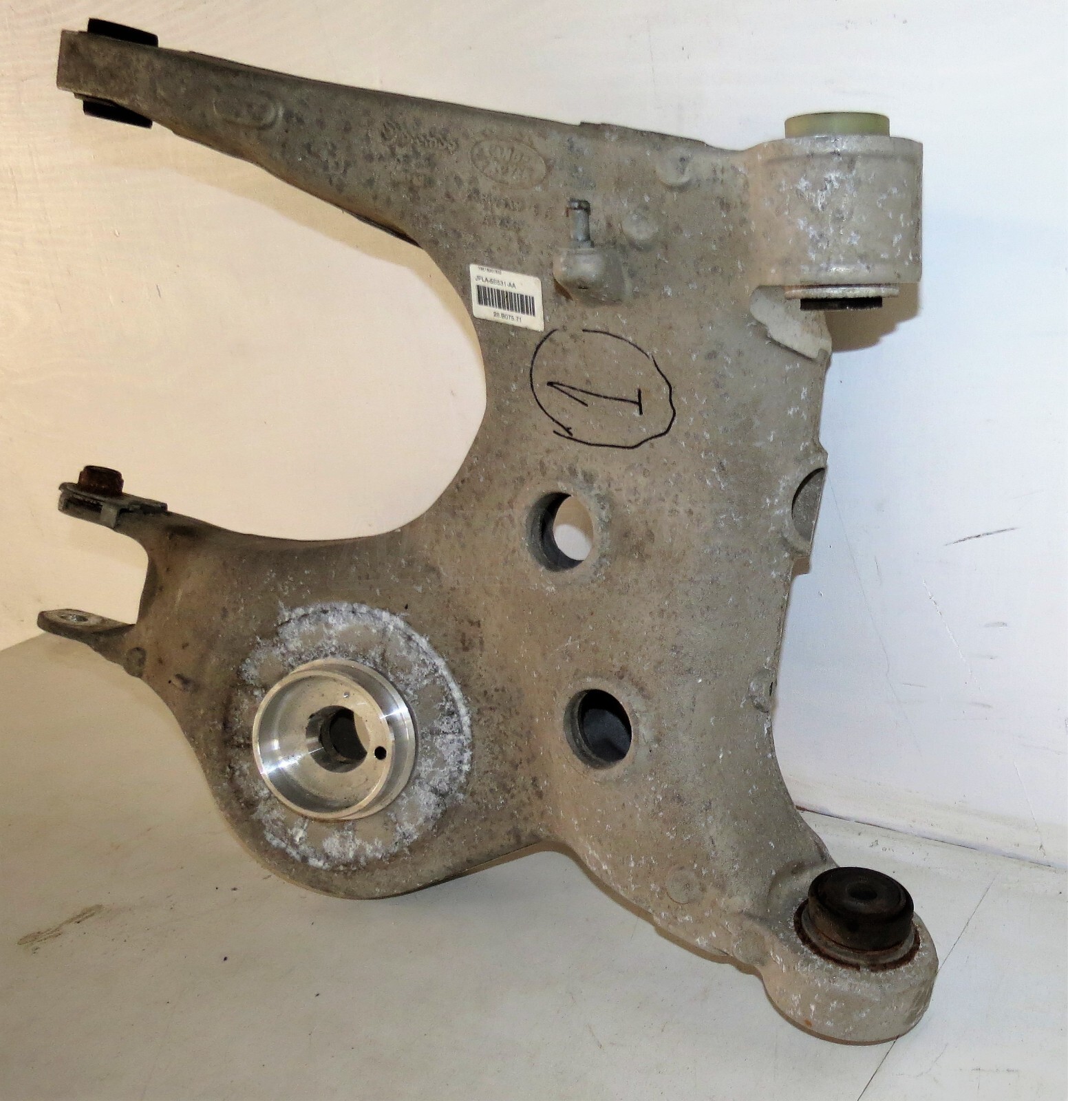 Land Rover Discovery 5 L462 Rear Left Air Suspension Carrier Arm JPLA-5B531-AA - Image 6