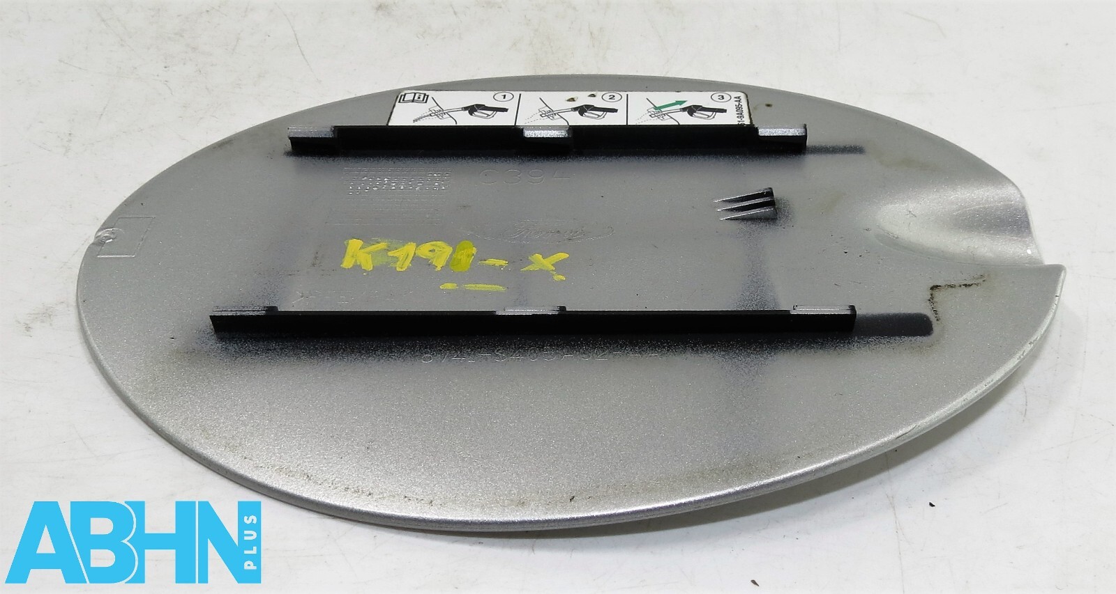 Ford Kuga MK1 (2008-2012) Fuel Flap Cover 8V41-S405A02-AA C394 Metallic Silver - Image 6