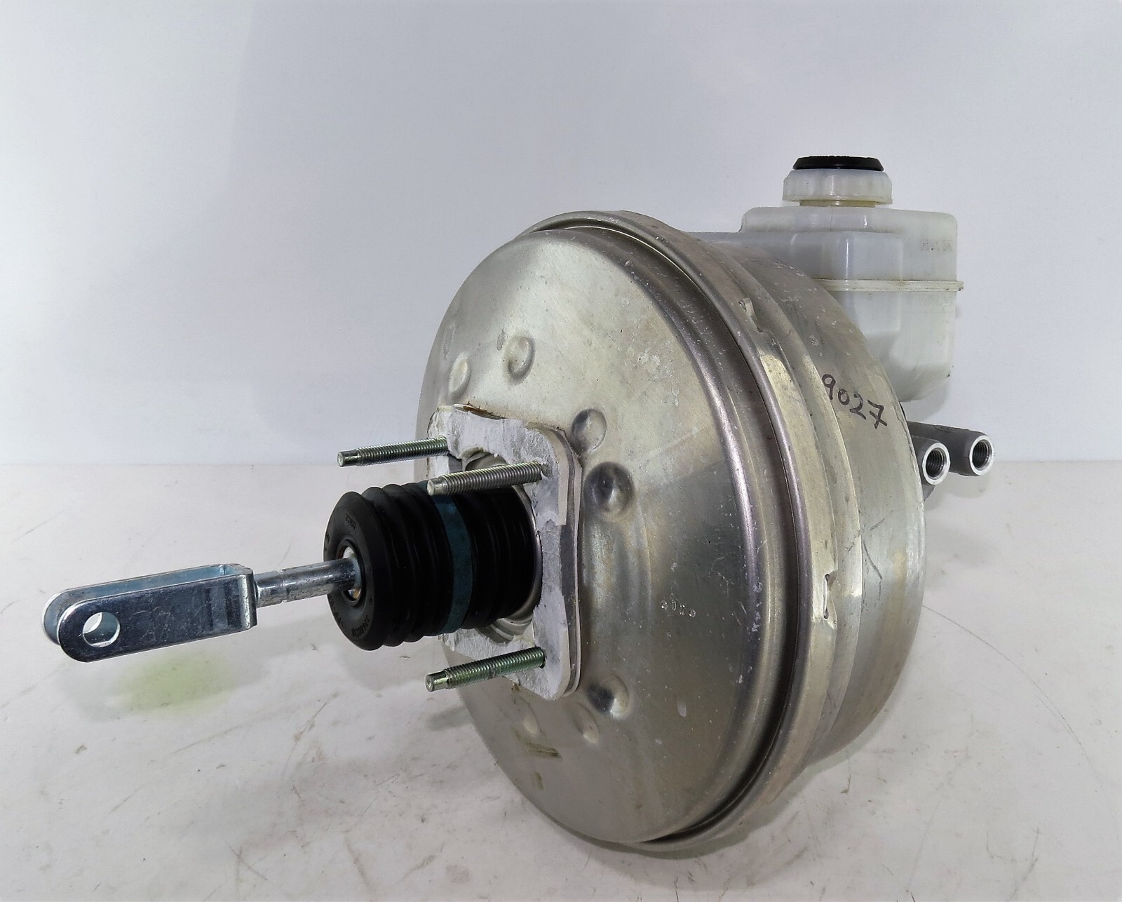 Range Rover Sport L494 Master Cylinder Brake Servo & Reservoir JPLA-2B195-AB - Image 3