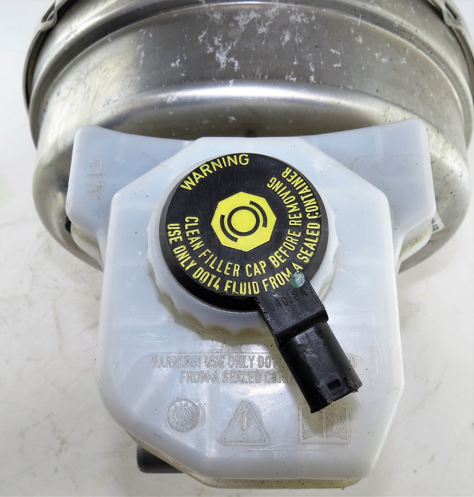 Range Rover Sport L494 Master Cylinder Brake Servo & Reservoir JPLA-2B195-AB - Image 5