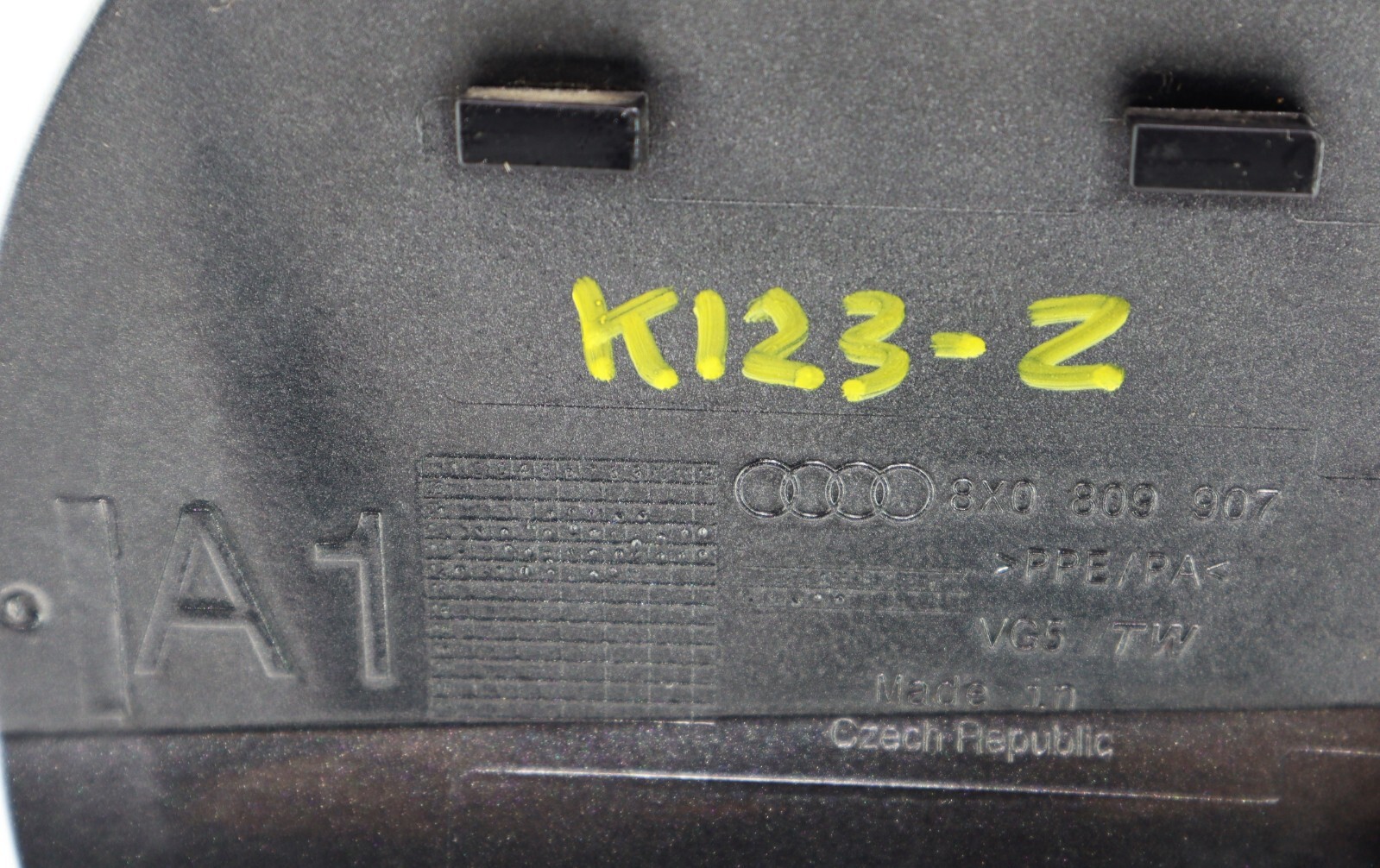 Audi A1 8X (2010-2018) Hatchback Fuel Flap Cover 8X0809907 VG5 Met Grey - Image 4