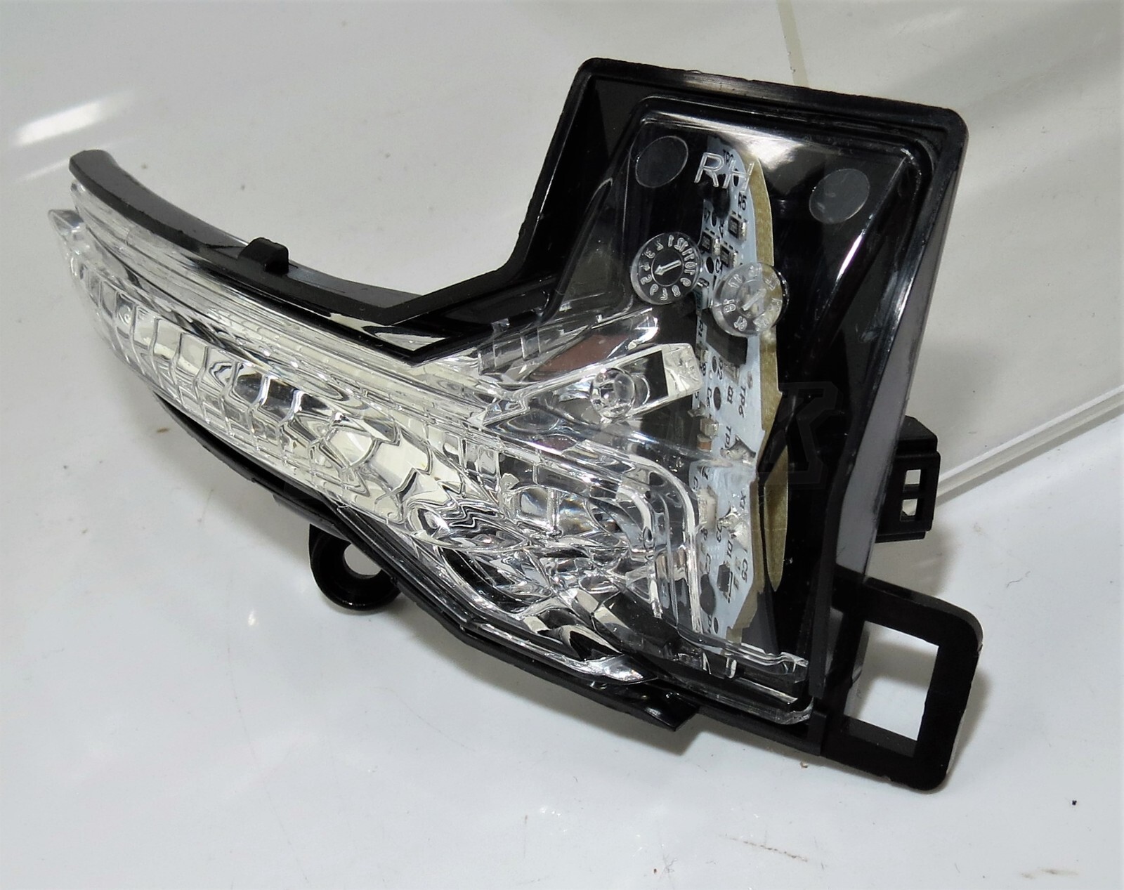 2G0949102 Audi A1 GBA 2020 Genuine Right Side Turn Signal LED Indicator Light - Image 4