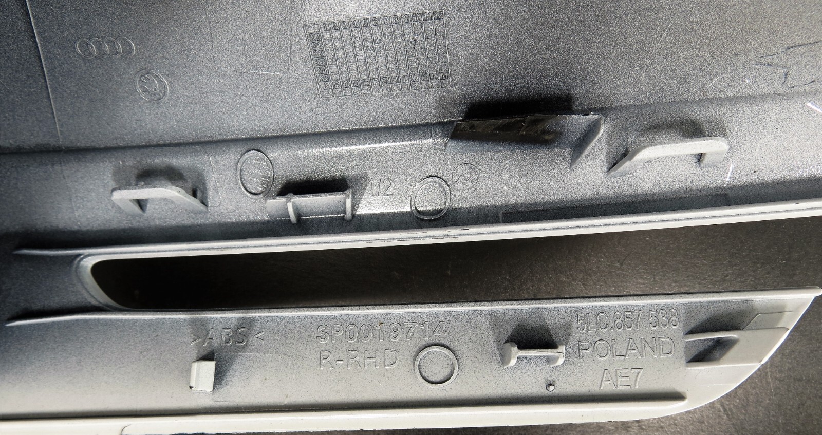 5LC857538 Skoda Enyaq Electric LHD Right Side Wing Mirror Cover Moon White Met - Image 8