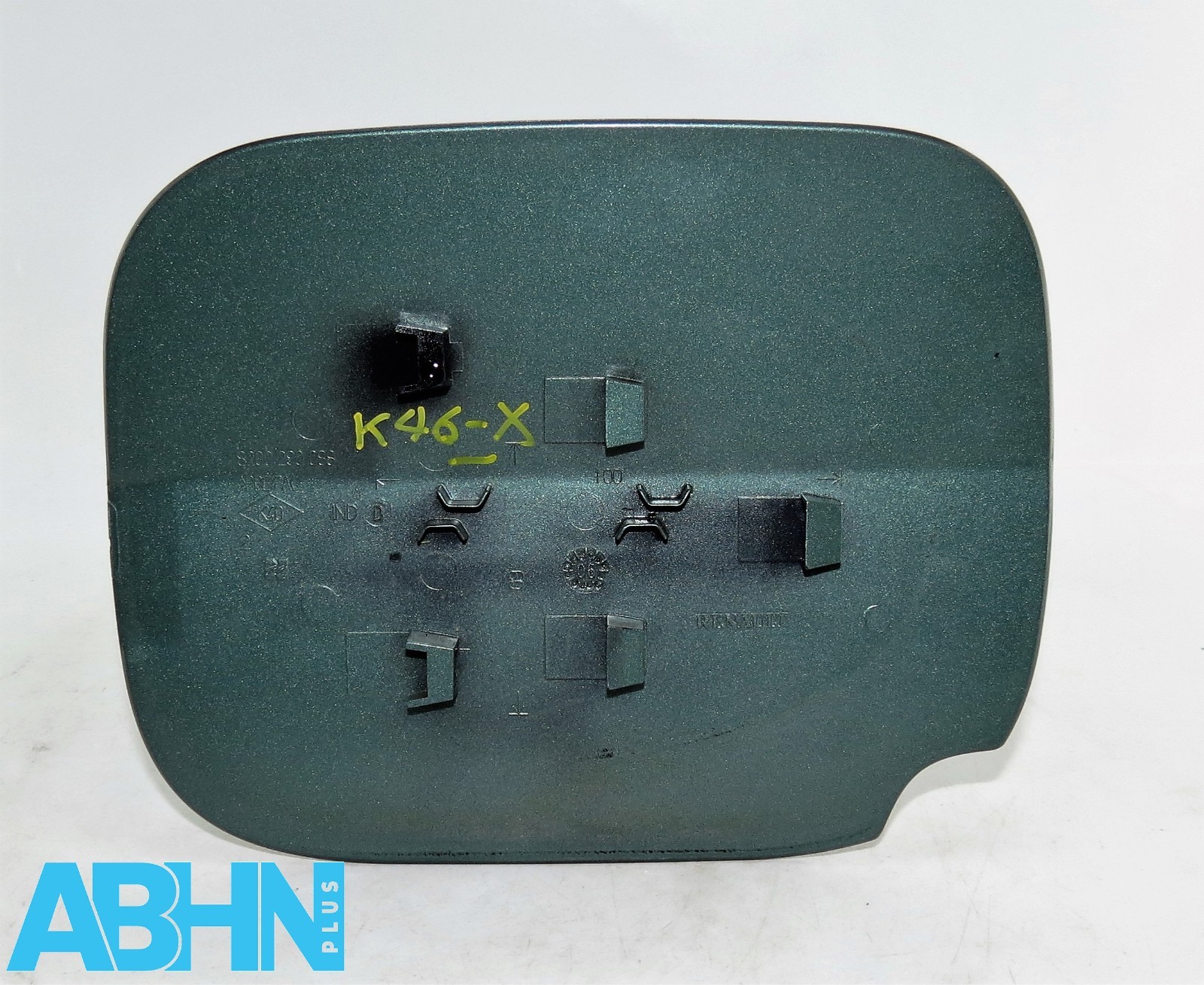 Renault Clio III MK3 05-13 Fuel Cover Flap Cover 8200290088 Metallic Light Green - Image 2