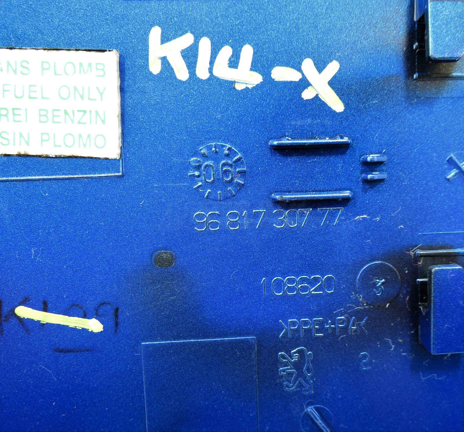 Peugeot 207 Hatchback (2007-2012) Fuel Flap Cover 9681730777 Metallic Blue - Image 4