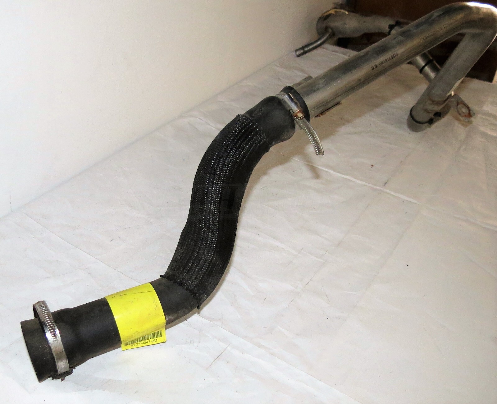 LR Discovery MK5 L462 2.0 L Diesel Pipe Assembly Fuel Tank Filler (HY32-9047-BD) - Image 5